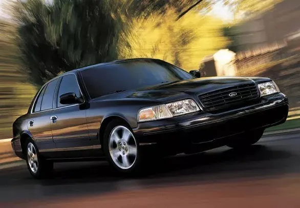 FORD CROWN VICTORIA 2006 PROBLEMAS