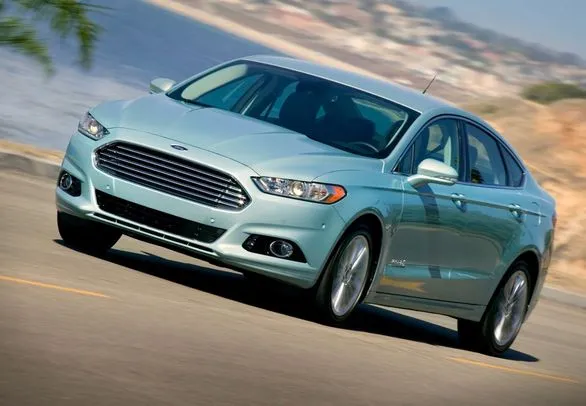 FORD FUSION HYBRID 2013 PROBLEMAS